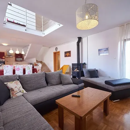Lilly Apartment